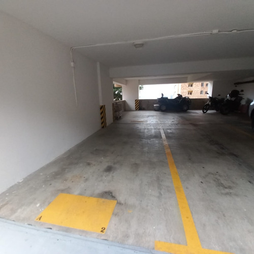 Imagen 11 de 15 de Linda Santos Alquila Apartamento De 300m2 En Altos Del Parral Con Planta 100%. 0414 4150107