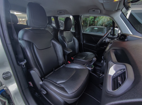 Imagem 12 de 14 de Jeep Renegade 1.8 Flex 16v 4p Longitude Automático