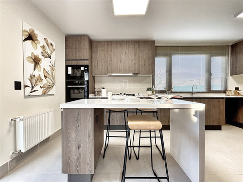 Casa En Venta De 3 Dorm. En Colina
