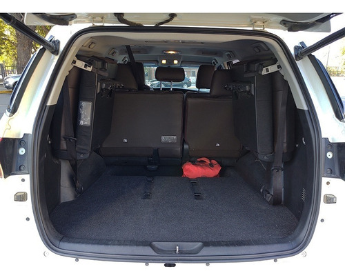 Imagen 17 de 25 de Toyota Hilux Sw4 2016 Srx 4x4 At 7 Asientos Abasto Motors