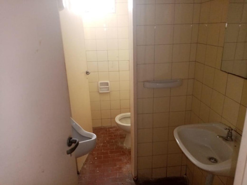 Venta Local, B° Monserrat.-