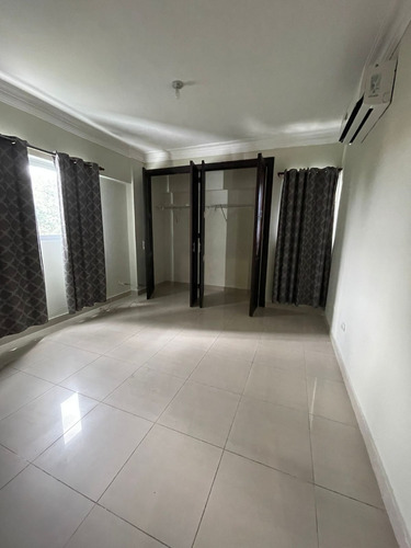 Imagen 5 de 12 de Apartamento En Alquiler Con Línea Blanca En Gascue