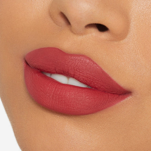 Kylie Lapiz Labial Por Kylie Jenner Color Victoria 401 Victoria 401