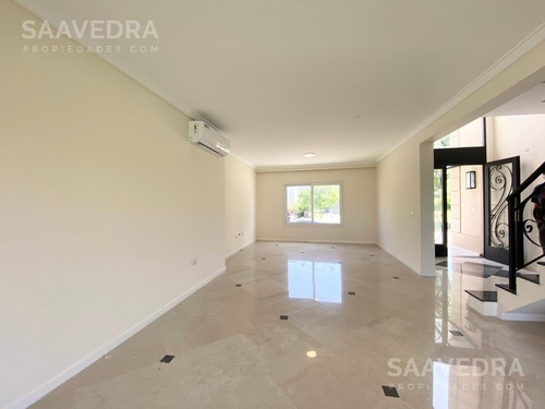 Imagen 15 de 30 de Casa En Venta Estilo Clásico. Barrio Tipas Lote Interno En Zona Bien Consolidada.