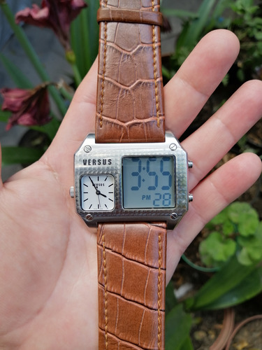 Reloj Versus Bulova Casio Invicta Guess Nautica Ecko Gc Momo Café Plateado (Usado)