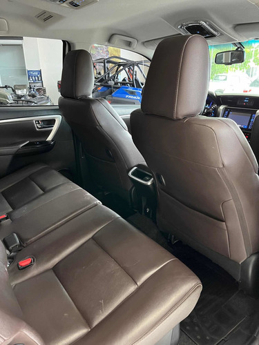 Imagen 5 de 14 de Toyota Sw4 2017 2.8 Srx 177cv 4x4 7as At