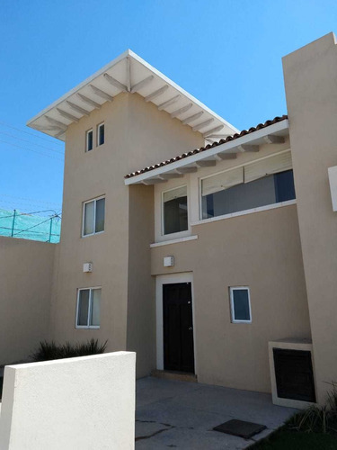 Imagen 2 de 21 de Rento Casa Calle Melitón Balderas Celaya