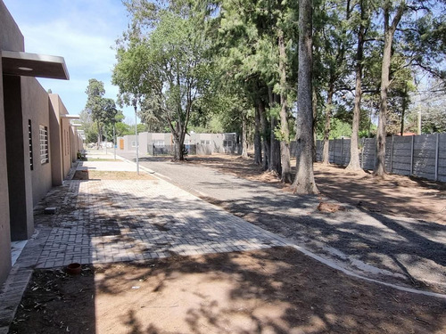 Imagen 3 de 26 de Casa En Venta 3 Ambientes- Grand Bourg