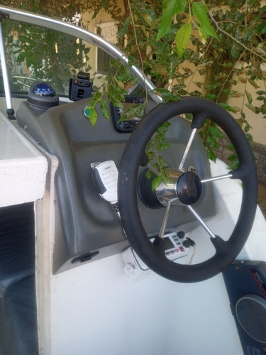 Imagen 2 de 14 de Lancha Cuddy Traker Tiburon Xx1 O Pmto