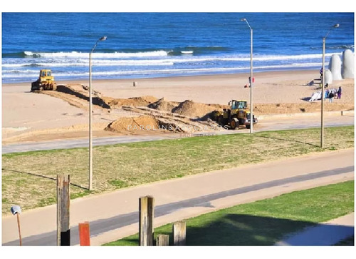 Apartamento De 3 Dormitorios En Torre Imperiale, Punta Del Este.
