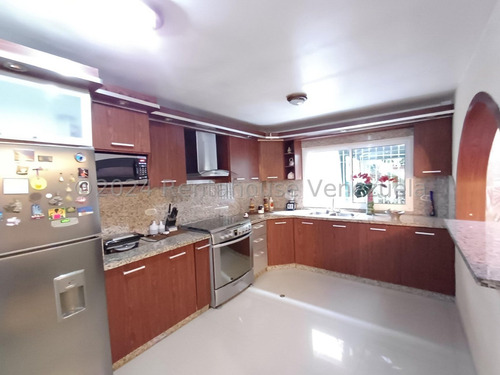 Hermoso Townhouse En Venta Ubicado En La Morita Ii Urb Villas Geicas Db 24-19067