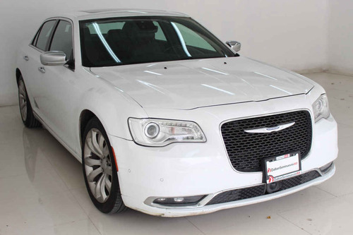Imagen 7 de 15 de Chrysler 300 2019 6 Cilindros