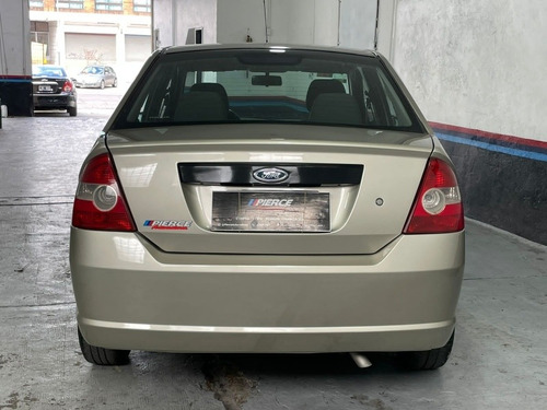 Imagen 5 de 19 de Ford Fiesta 1.6 Max Ambiente 2005