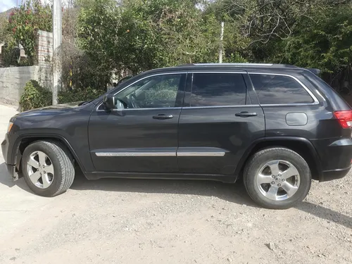 Jeep Grand Cherokee Laredo V6 Lujo 4x2 At
