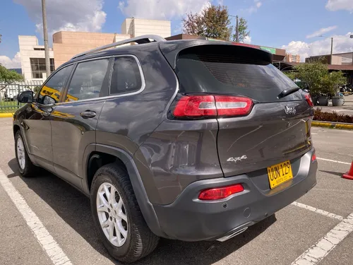 Jeep Cherokee 3.2 Longitude