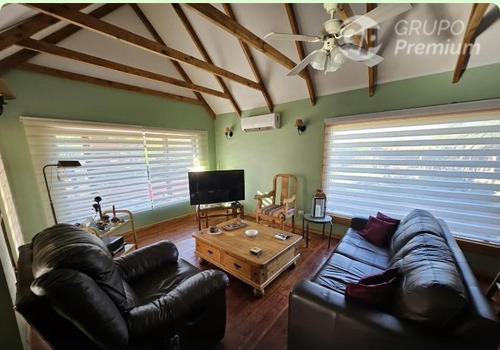 Hermosa Casa A La Venta, 4d+5b+10est.+pisc., Bat