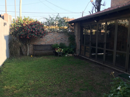 Venta Duplex 3 Ambientes Castelar Patio Y Cochera