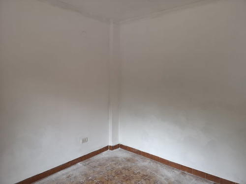 Casa3 Amb En Venta En Lanus (144)