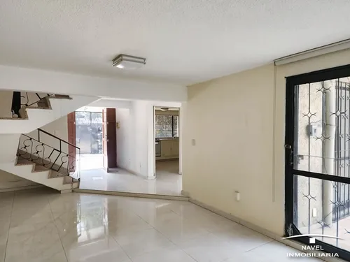 Casa Venta, Estratégicamente Ubicada El Sur De La Ciudad En La Colonia La Joya