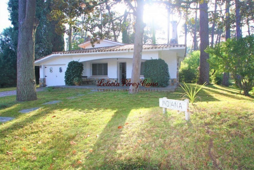 Imagen 1 de 26 de Venta De Casa 4 Dormitorios Playa Mansa, Punta Del Este