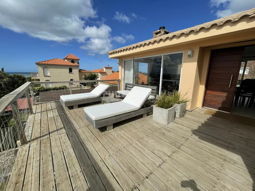 Venta Y Alquiler Casa 4 Dormitorios Con Vista Al Mar En Altos De Punta Piedra