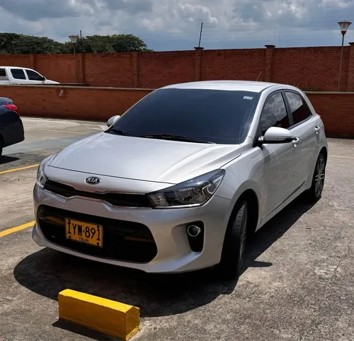 Kia Rio 1.4 Vibrant Hb At
