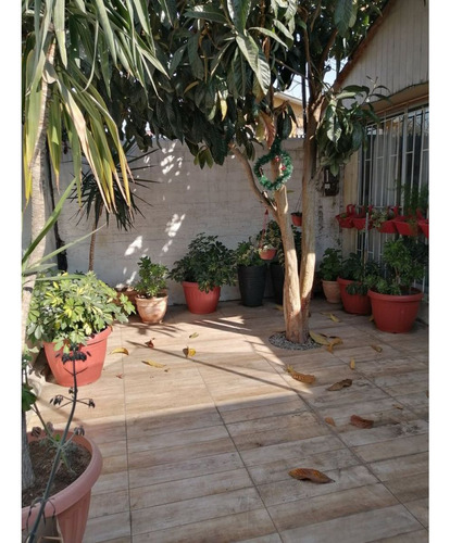 Hogares Gestión Inmobiliaria, Vende Solida Casa De 3d1b - Me