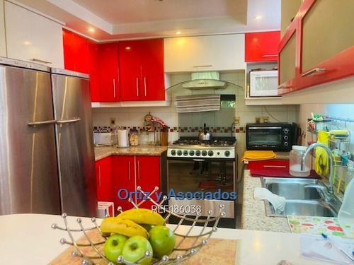 Imagen 3 de 21 de Se Vende Casa En Carrasco Frente A La Playa 2/3 Dormitorios Cw186038