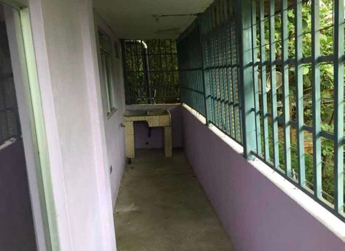 Imagen 5 de 6 de Se Alquilan 2 Casas Grandes En Block 7147-9340