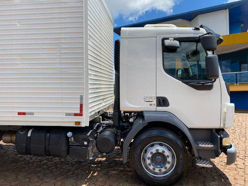 Volvo Vm 270 4x2 Cabine Leito Com Bau