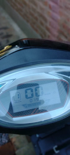 Imagen 3 de 7 de Lucky Lion 2020 Dinamic 190km 2 Cascos Pedales Y Accesori