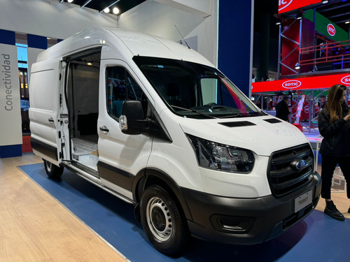 Ford Transit 2.2 Furgon Largo 350l