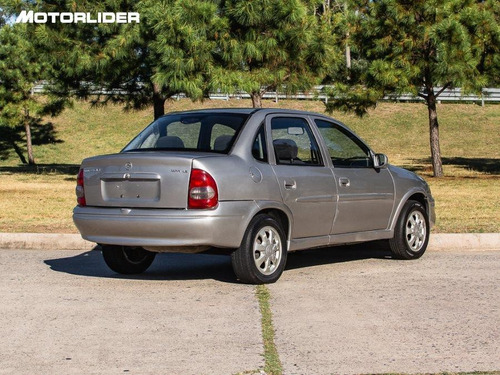 Chevrolet Corsa Classic Gls 1.6 - Permuta / Financia