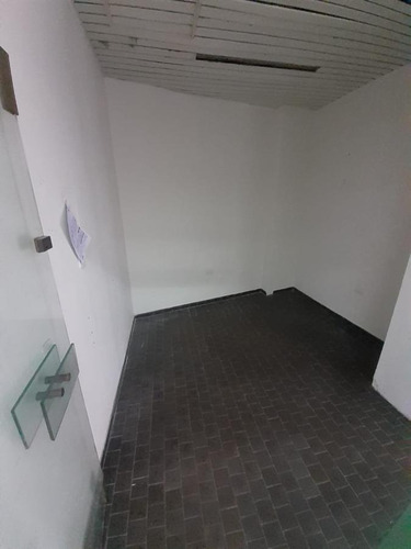Local / Oficina - Av. Francia Y 9 De Julio - Lourdes