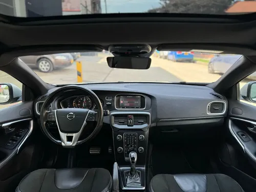 Volvo V40 2.0 T4 Drive-e R-design