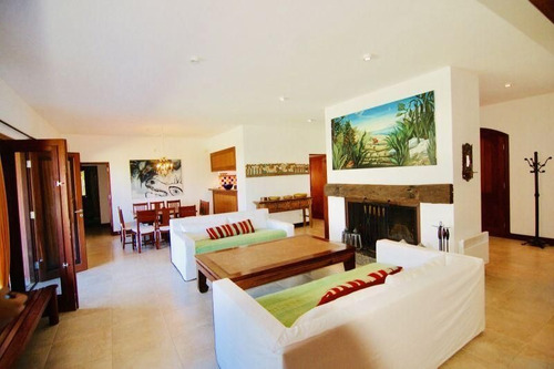 Casa En Venta De 4 Dormitorios En La Barra