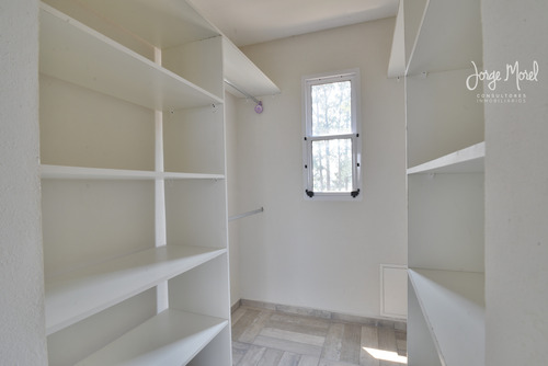 Casa Interno #200-300 - Pilar Del Este - San Eduardo - 447m2 #id 8275