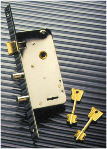 Imagen 4 de 5 de Cerradura Trabex 2105 Doble Perno Frente Grande