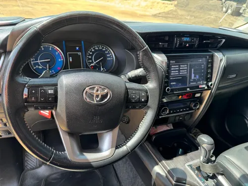 Toyota Fortuner Srv