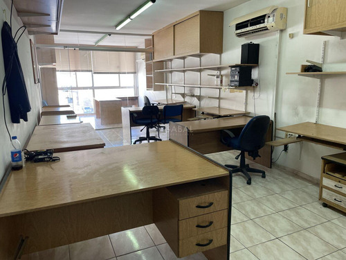 Excelente Oficina En Ciudad Vieja Por Cerrito