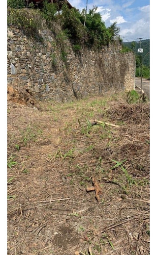 Se Vende Terreno De 1360mts Bosques De La Lagunita 2506