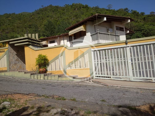 Venta Casa Quinta El Castaño Sector Plamarito,6h-7b-8pe Maracay Aragua   022js