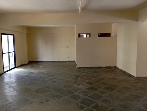 Box De Garagem Bairro Ocean Próximo A Praia