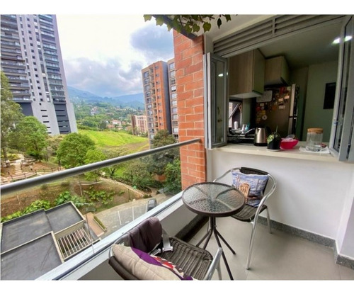 Rhbr-12075 Apartamento Piso 8 ( Envigado, Loma De Las Brujas)