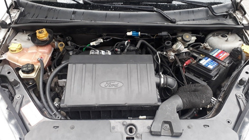 Ford Fiesta Sedan 1.6 Rocam Se Plus Flex 4p 2014