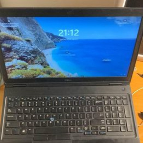 Dell 32 Ram I7-8 Gen, 500 Ssd, Pantalla De 15 + Nivida 4gb 