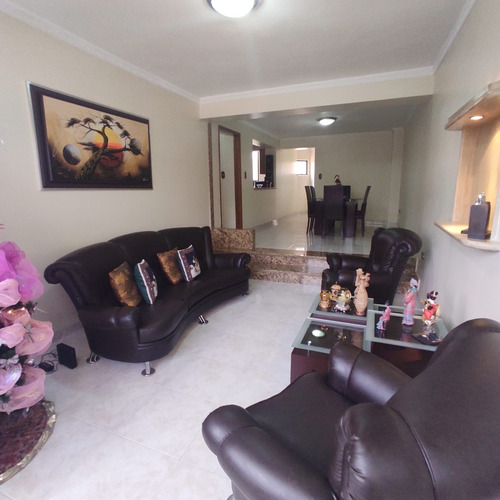 Imagen 2 de 11 de Apartamento En Venta Urbanización El Toro Rg