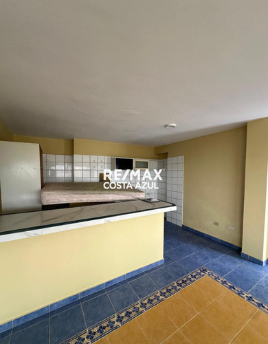 Remax Costa Azul Vende Apartamento Vista Al Mar Edificio Playa Colorada