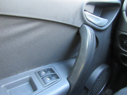Imagem 12 de 15 de Fiat Grand Siena 1.4 Mpi Attractive 8v