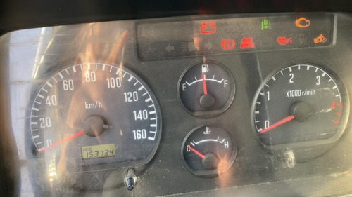 Imagen 9 de 12 de Isuzu Elf 100 2016